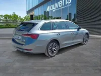 Käytetty Skoda Octavia Selection 150 HP (110 kW) 2024 Harmaa Farmari