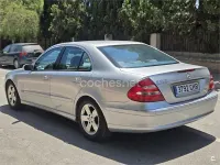 Usado Mercedes E320 Avantgarde 224 CV (164 kW) 2003 Gris / plata Berlina