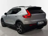 Usado Volvo XC40 Plus 163 CV (119 kW) 2025 Plateado SUV