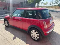 Usado Mini ONE 90 CV (66 kW) 2002 Rojo Utilitario