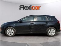 Usado Kia Ceed 136 CV (100 kW) 2023 Negro Utilitario