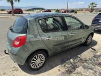 Usado Renault Clio II Privilege 85 CV (62 kW) 2008 Verde Berlina