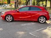 Usado Mercedes A180 Urban 122 CV (89 kW) 2013 Granate Utilitario
