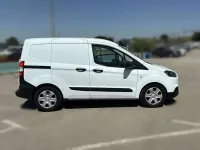 Usado Ford Transit Trend 101 CV (74 kW) 2022 Blanco Familiar