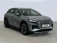 Usado Audi Q4 e-tron S-Line 210 kW (286 CV) 2025 Gris balasto SUV