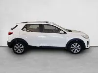 Usado Kia Stonic 101 CV (74 kW) 2025 Gris SUV