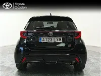 Usado Toyota Yaris Hybrid Sport 116 CV (85 kW) 2022 Negro Berlina