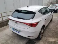 Begagnad Seat Leon Reference 116 HK (85 kW) 2022 Vit Halvkombi