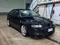 Usado Seat Leon CUPRA 210 CV (154 kW) 2003 Negro Utilitario