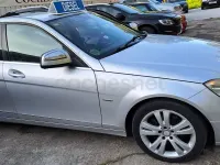Usado Mercedes C200 Elegance 136 CV (100 kW) 2008 Gris / plata Berlina