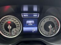 Usado Mercedes A200 Urban 136 CV (100 kW) 2015 Blanco Berlina