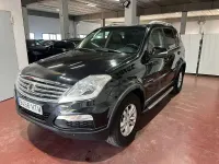 Usado SsangYong Rexton Premium Plus 155 CV (114 kW) 2013 Negro SUV