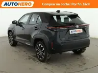 Usado Toyota Yaris Active 116 CV (85 kW) 2021 Negro Utilitario