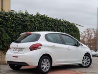 Usado Peugeot 208 Active 102 CV (75 kW) 2019 Blanco Utilitario