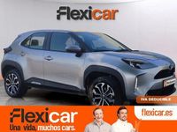 Usado Toyota Yaris Hybrid Active 116 CV (85 kW) 2024 Gris SUV