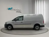 Usado VW Caddy Maxi 102 CV (75 kW) 2020 Gris Monovolumen