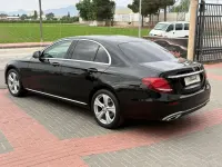 Usado Mercedes E220 194 CV (142 kW) 2016 Negro Berlina