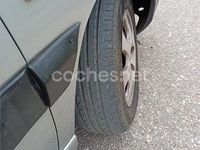 Usado Peugeot Partner Tepee 90 CV (66 kW) 2009 Gris / plata Monovolumen