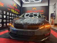 Usado Skoda Octavia Style 150 CV (110 kW) 2017 Azul Familiar