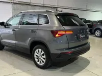 Usado Skoda Karoq Ambition 150 CV (110 kW) 2023 Gris SUV