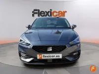 Usado Seat Leon FR 116 CV (85 kW) 2025 Gris / plata Berlina