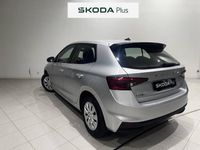 Usado Skoda Fabia Selection 95 CV (69 kW) 2024 Gris plata Utilitario