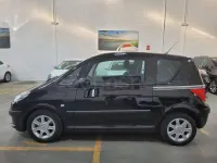 Usado Peugeot 1007 70 CV (51 kW) 2007 Negro Monovolumen
