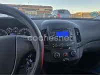 Usado Hyundai i30 Classic 109 CV (80 kW) 2011 Blanco Berlina