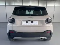 Usado Jeep Avenger Altitude 101 CV (74 kW) 2025 Gris / plata SUV