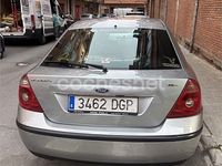 Usado Ford Mondeo Trend 115 CV (84 kW) 2005 Gris / plata Berlina