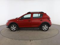 Usado Dacia Sandero Stepway 90 CV (66 kW) 2015 Rojo Utilitario