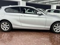 Usado BMW 114 102 CV (75 kW) 2014 Gris Utilitario