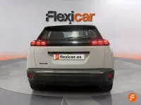 Usado Peugeot 2008 Active 101 CV (74 kW) 2023 Blanco SUV