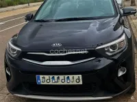 Käytetty Kia Stonic 100 HP (73 kW) 2019 Musta Katumaasturi