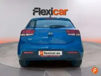 Usado Kia Rio 84 CV (61 kW) 2021 Azul Utilitario