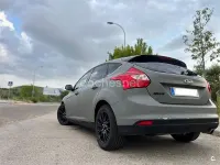 Usado Ford Focus Titanium 163 CV (119 kW) 2013 Gris / plata Berlina