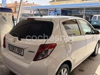Usado Toyota Yaris Active 99 CV (72 kW) 2014 Blanco Utilitario