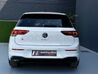 Usado VW Golf VIII Life 116 CV (85 kW) 2024 Blanco Berlina