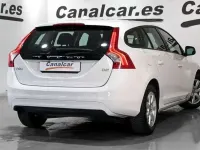 Usado Volvo V60 Kinetic 114 CV (83 kW) 2014 Blanco Familiar