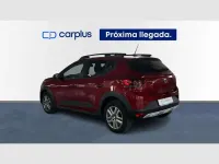 Usado Dacia Sandero Essentiel 91 CV (66 kW) 2021 Rojo Utilitario