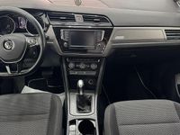 Usado VW Touran 115 CV (84 kW) 2017 Gris Monovolumen