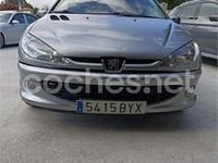 Usado Peugeot 206 90 CV (66 kW) 2002 Gris / plata Familiar