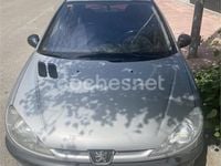 Usado Peugeot 206 70 CV (51 kW) 2000 Gris / plata Berlina