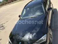 Usado BMW 318 143 CV (105 kW) 2015 Negro Familiar