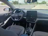 Usado Hyundai Ioniq 141 CV (103 kW) 2023 Negro Utilitario