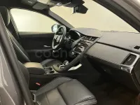 Usado Jaguar E-Pace R-Dynamic 163 CV (119 kW) 2023 Gris / plata SUV