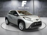Usado Toyota Aygo X Play 72 CV (52 kW) 2022 Gris / plata SUV