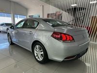 Usado Peugeot 508 Active 120 CV (88 kW) 2017 Gris / plata Berlina