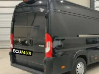 Usado Peugeot Boxer S 165 CV (121 kW) 2022 Negro Van