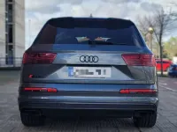 Usado Audi Q7 Sport 333 CV (244 kW) 2015 Gris SUV